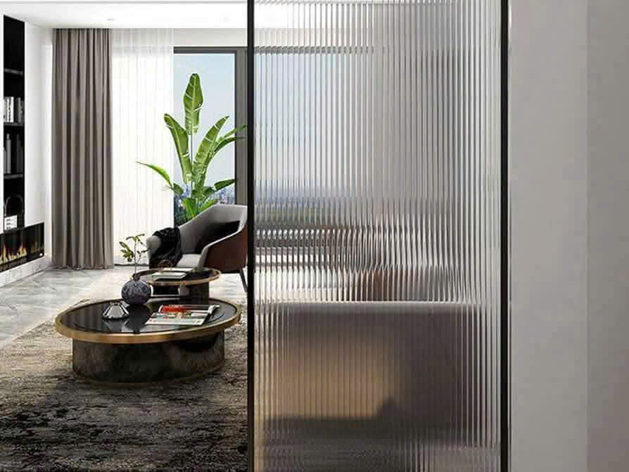 Thi công decal dán kính sọc 4D trang trí văn phòng của Phòng Gym tại Swan city Đồng nai